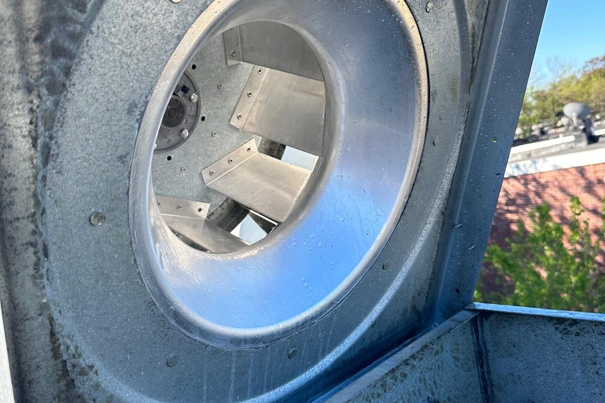 Exhaust fan after cleaning